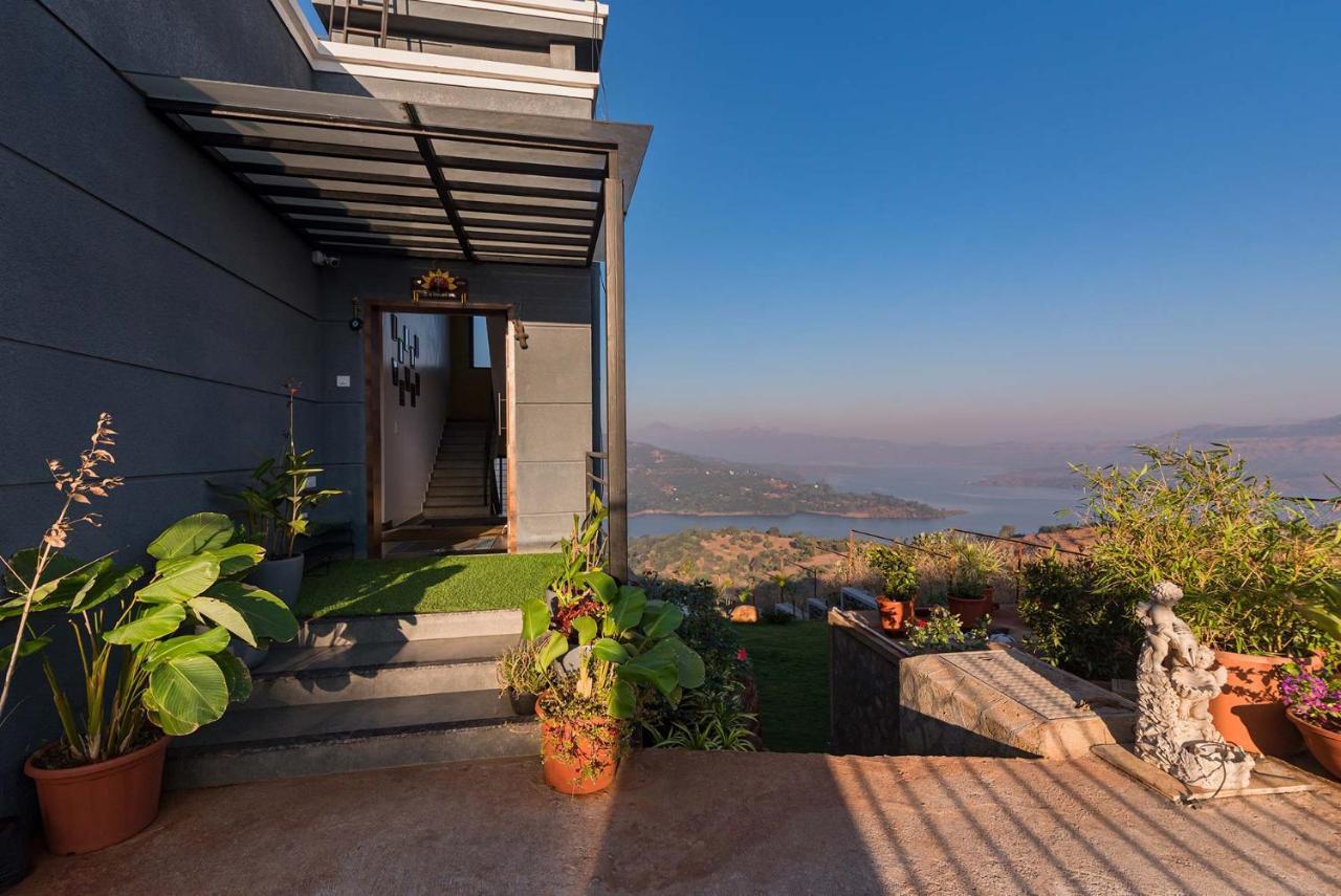 פונה Eyes On The Lake By Stayvista - A Hillside Villa With A Captivating View Of The River מראה חיצוני תמונה