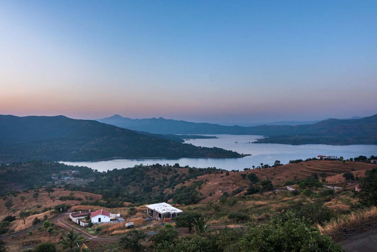 פונה Eyes On The Lake By Stayvista - A Hillside Villa With A Captivating View Of The River מראה חיצוני תמונה